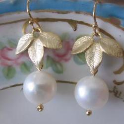 White Freshwater Round Pearl Earrings Gold Three Leaf - Bridesmaid Earrings - Bridal Earrings